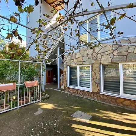 Ferah Havaalani 10 Sahile 1 Km Yesillikler Icinde Apartmán *